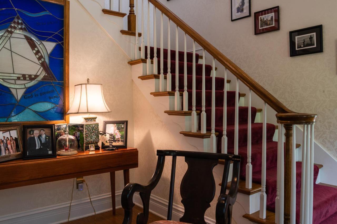 Exquisite Victorian Apartment Springfield Exterior photo
